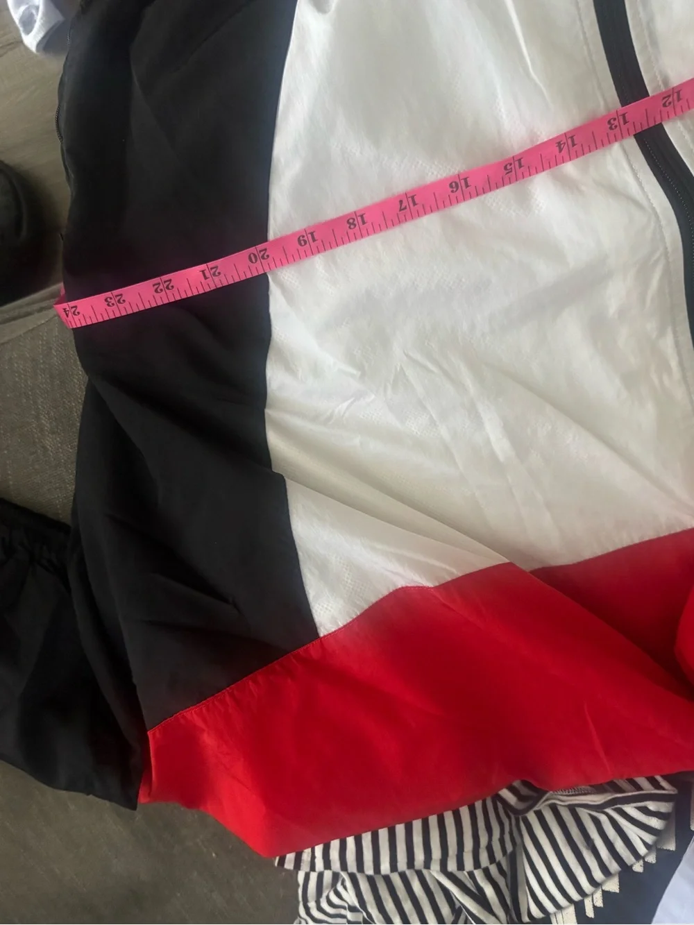 NWT Aritzia TNA McSweeney Anorak Jacket Red White Black Size S