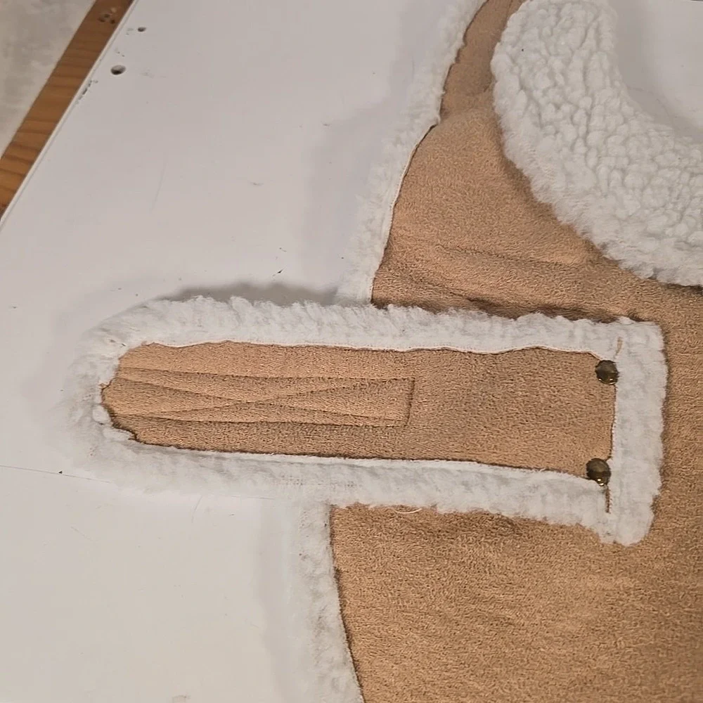 Sherpa Dog Coat‎ Size Small