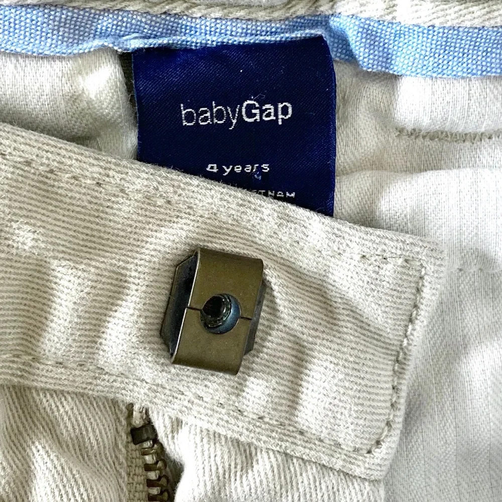 GAP brown crewneck