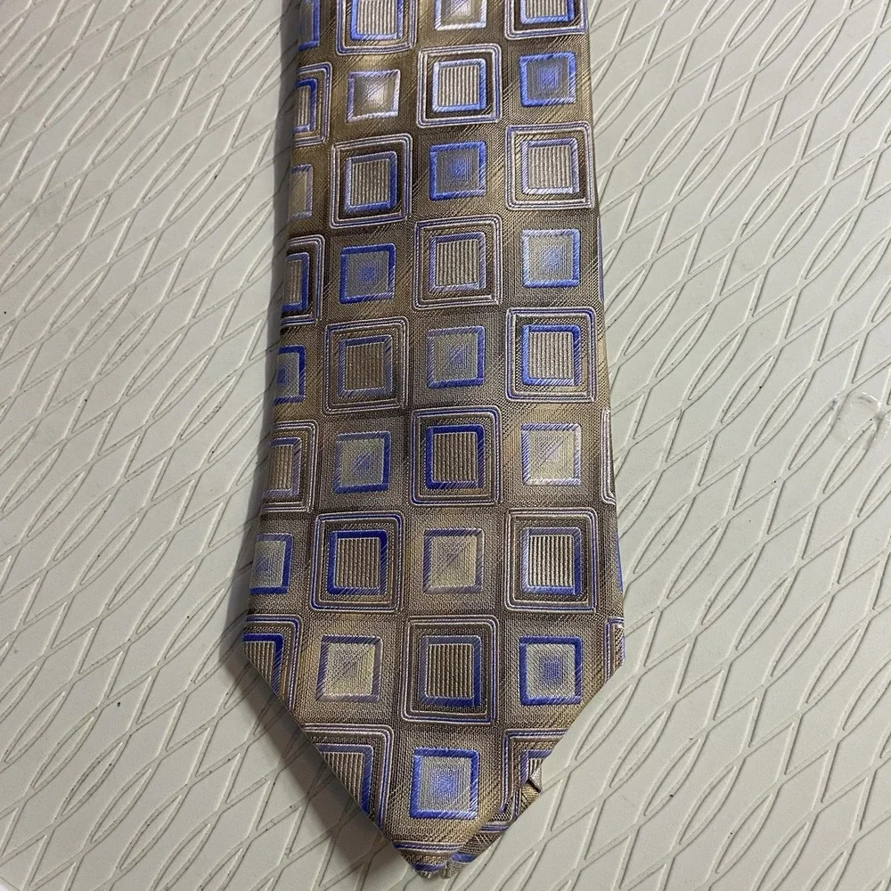 Claiborne concepts tie