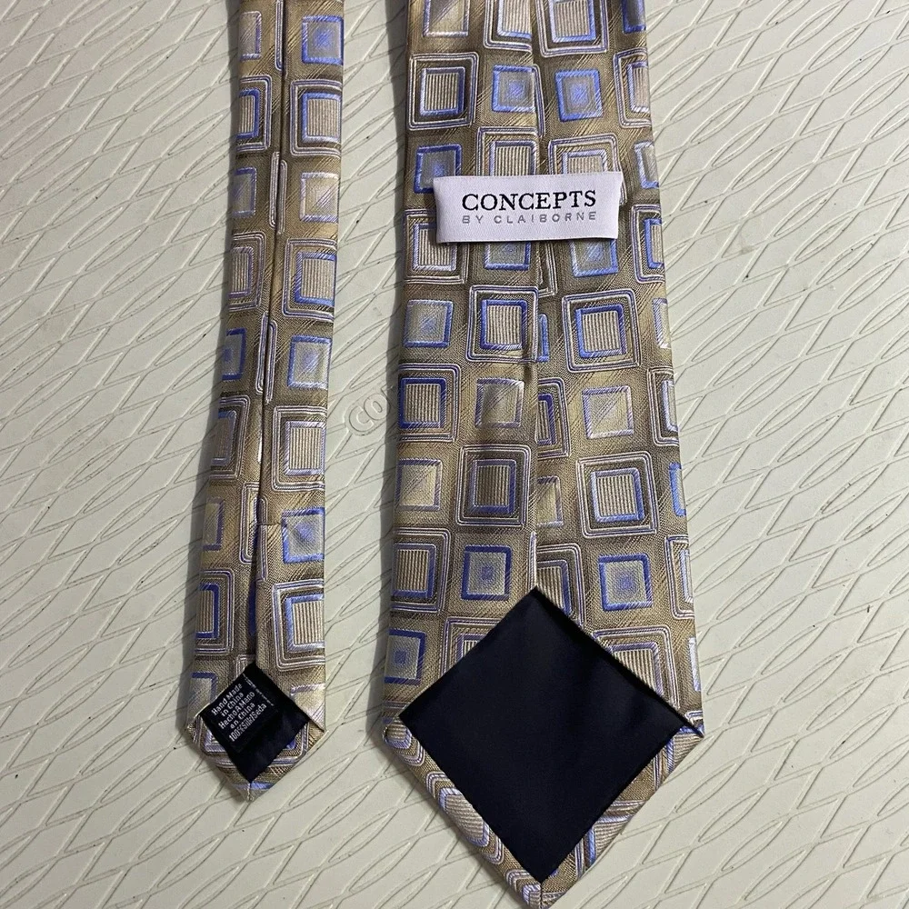 Claiborne concepts tie
