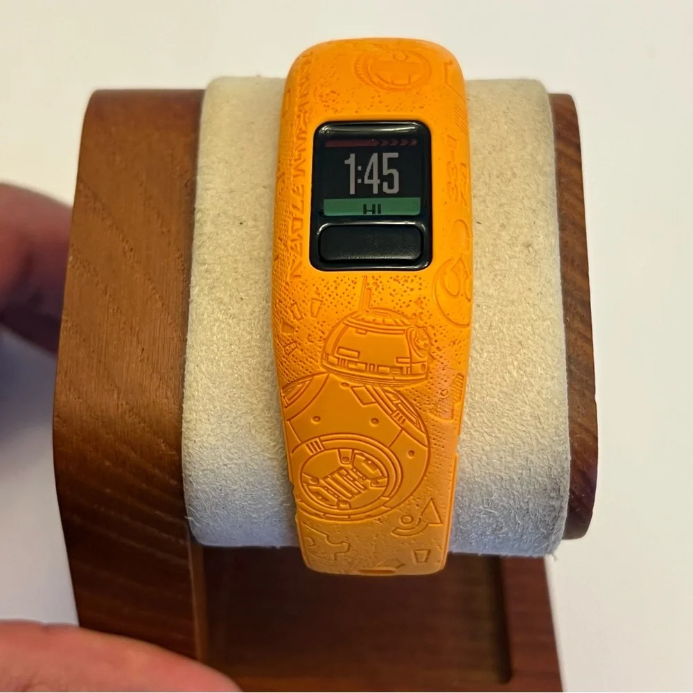 Garmin Vivofit Jr.2 (wall-e‎ theme, new batteries, kids smart watch)