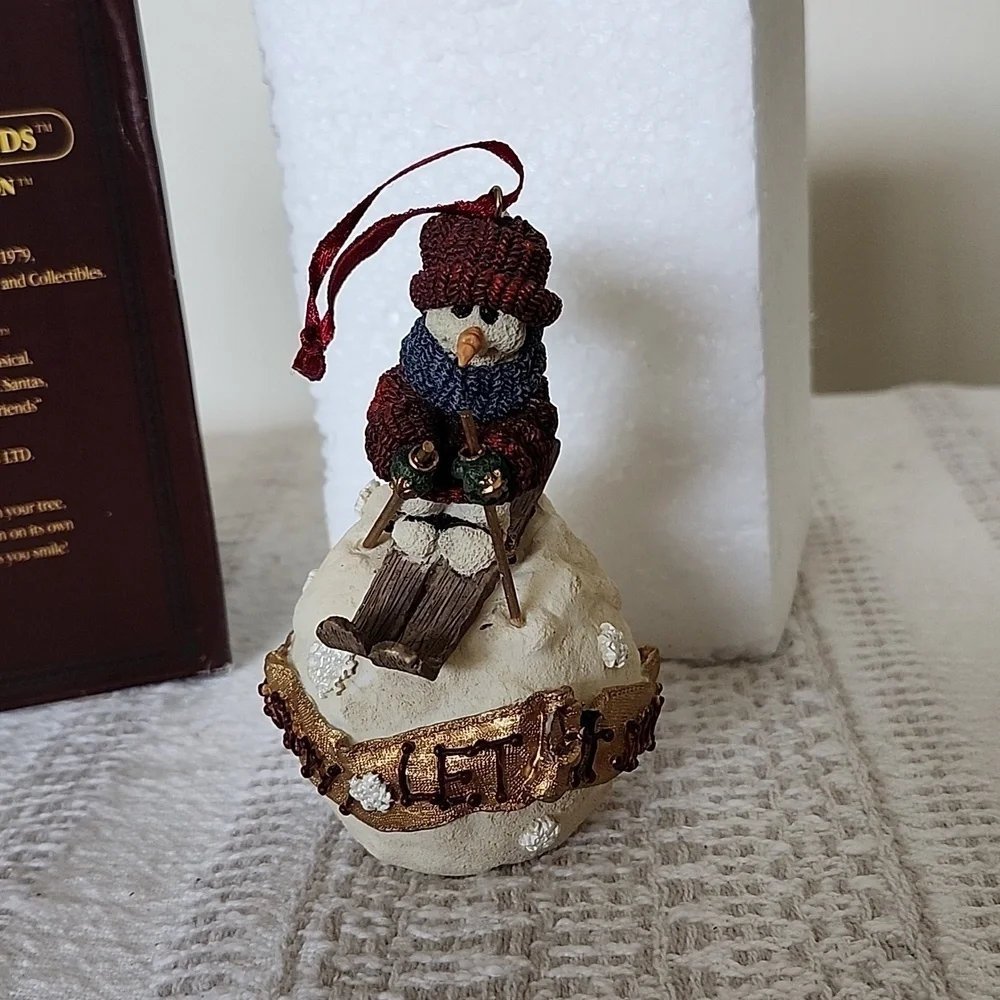 Boyds Bears Let It Snow 1997 Skiing Snowman Christmas Ornament.