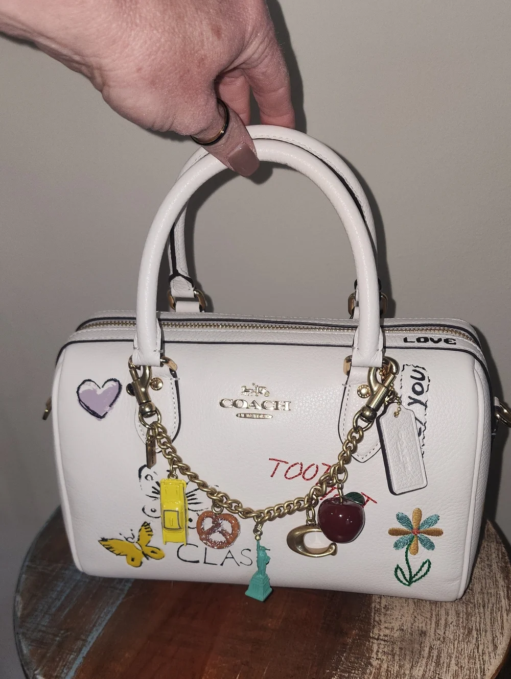 COACH White Pebbled Leather Rowan Sketch NYC Print Satchel Style CAK19 NEW