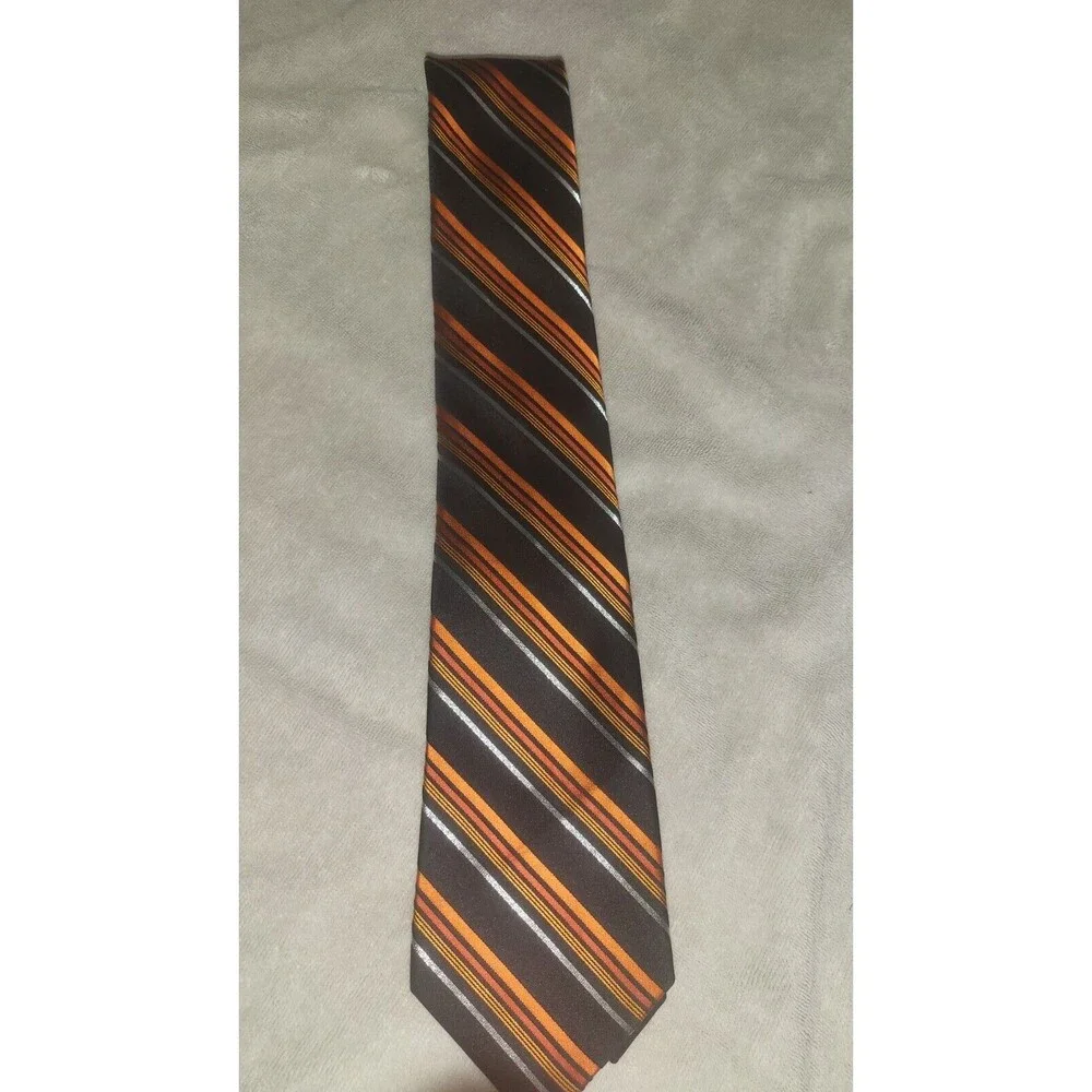 Gildan ties new