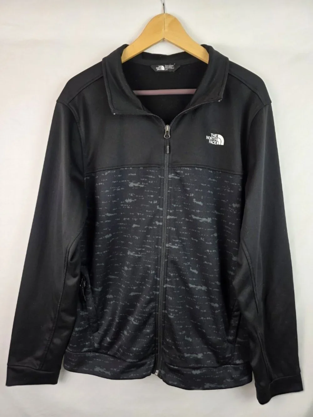 The North Face Mens Jacket Size Large Black Fleece Full Zip Jacket Long Sleeve