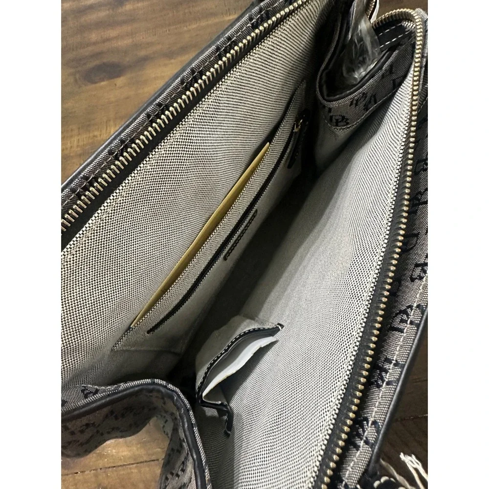 Dooney & Bourke trim carry