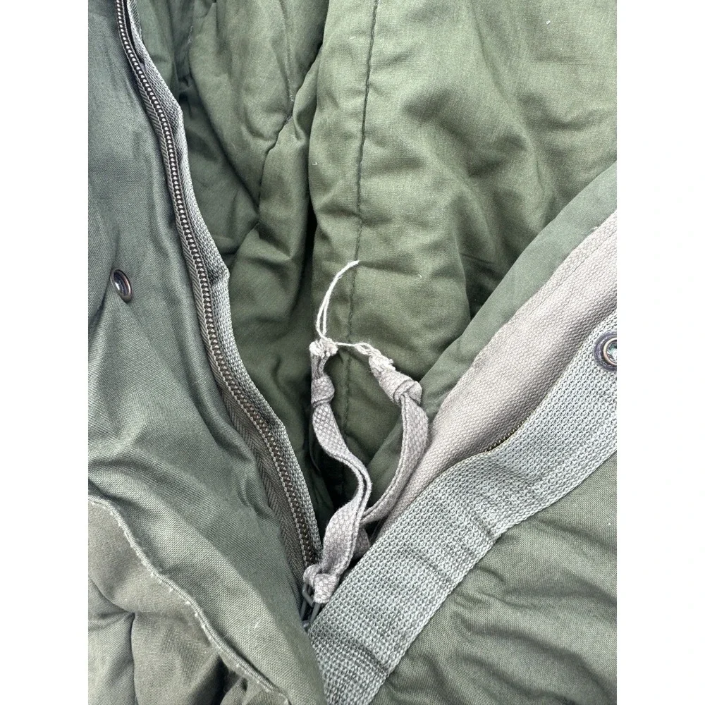 Vintage US Military Intermediate Cold Weather Sleeping Bag Synthetic OD Green