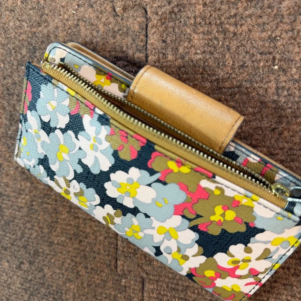 Fossil logan slim