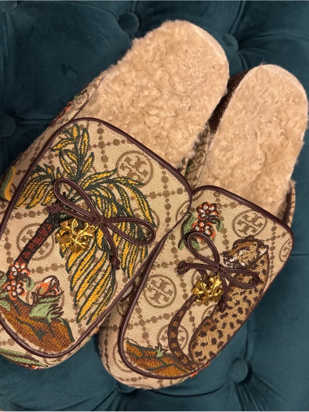Tory Burch Embroidered Shearling-Lined Women's Mules - Beige Tropical Print