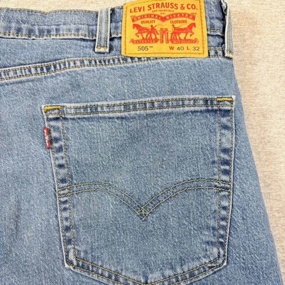 Levis measurements waist