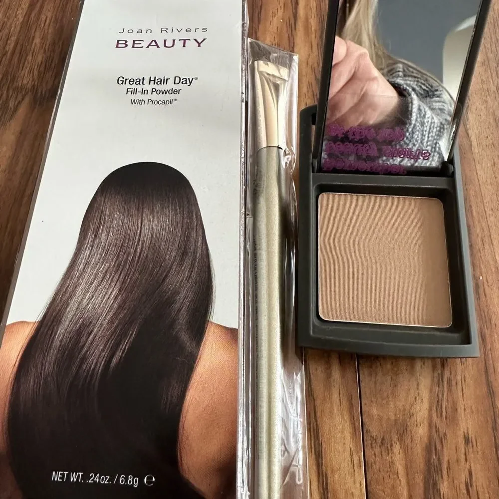 Joan Rivers Beauty fill in powder light blonde