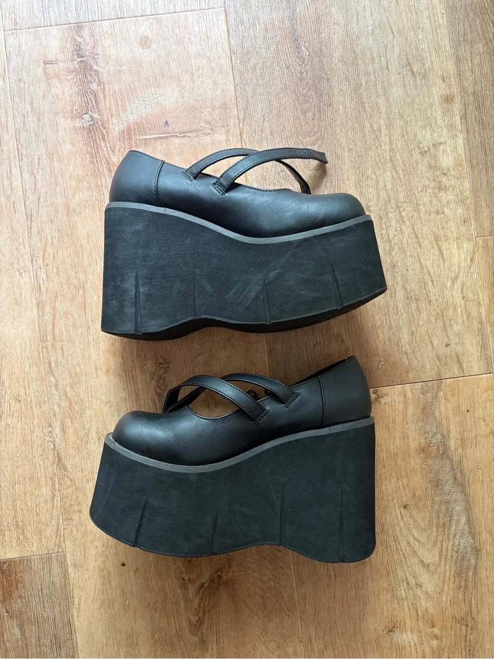 Demonia item description