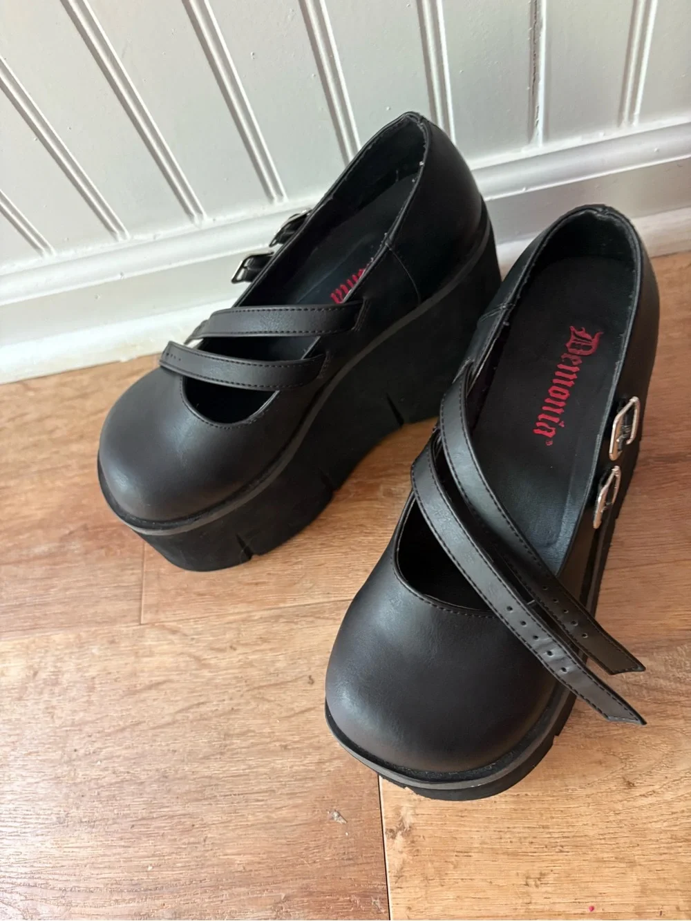 Demonia item description