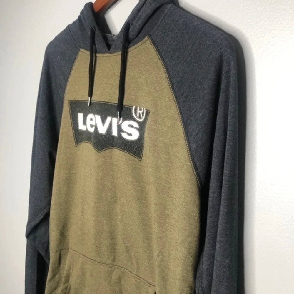 Levis levi’s olive