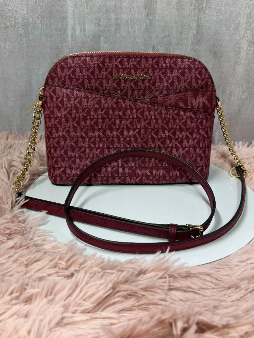 EUC Michael Kors Jet Set Travel Signature Crossbody Purse - Merlot