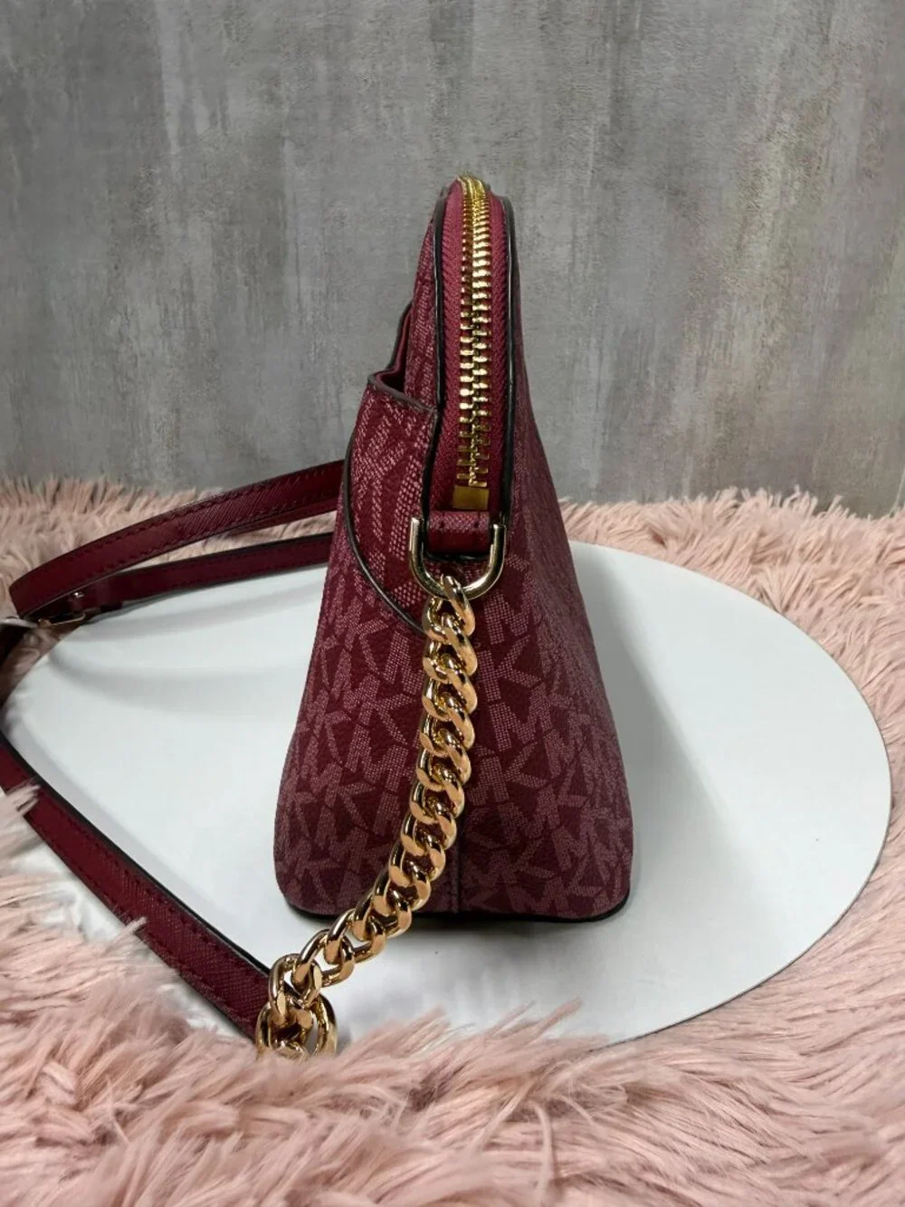 EUC Michael Kors Jet Set Travel Signature Crossbody Purse - Merlot
