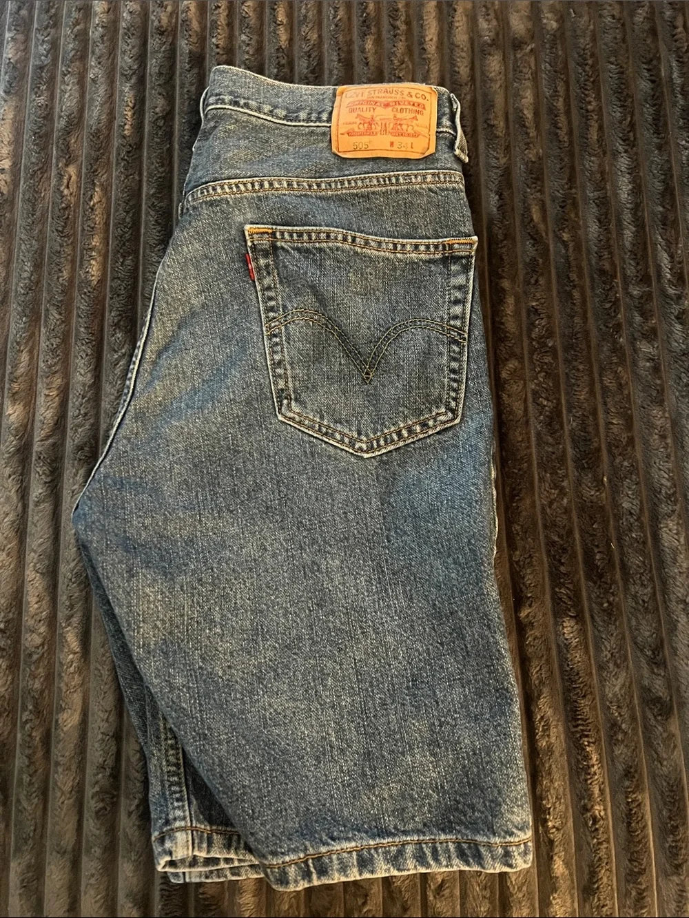 Levi's Men's Blue Denim Relaxed Shorts