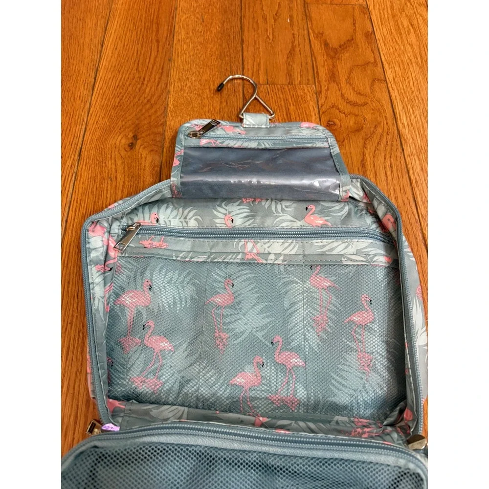 Narwey hanging toiletry