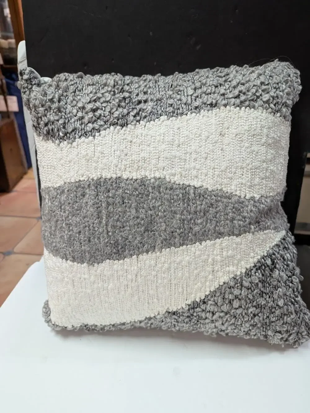 Murmur  Embroidered Throw Hand woven New $126.00 Linen Pillow 15