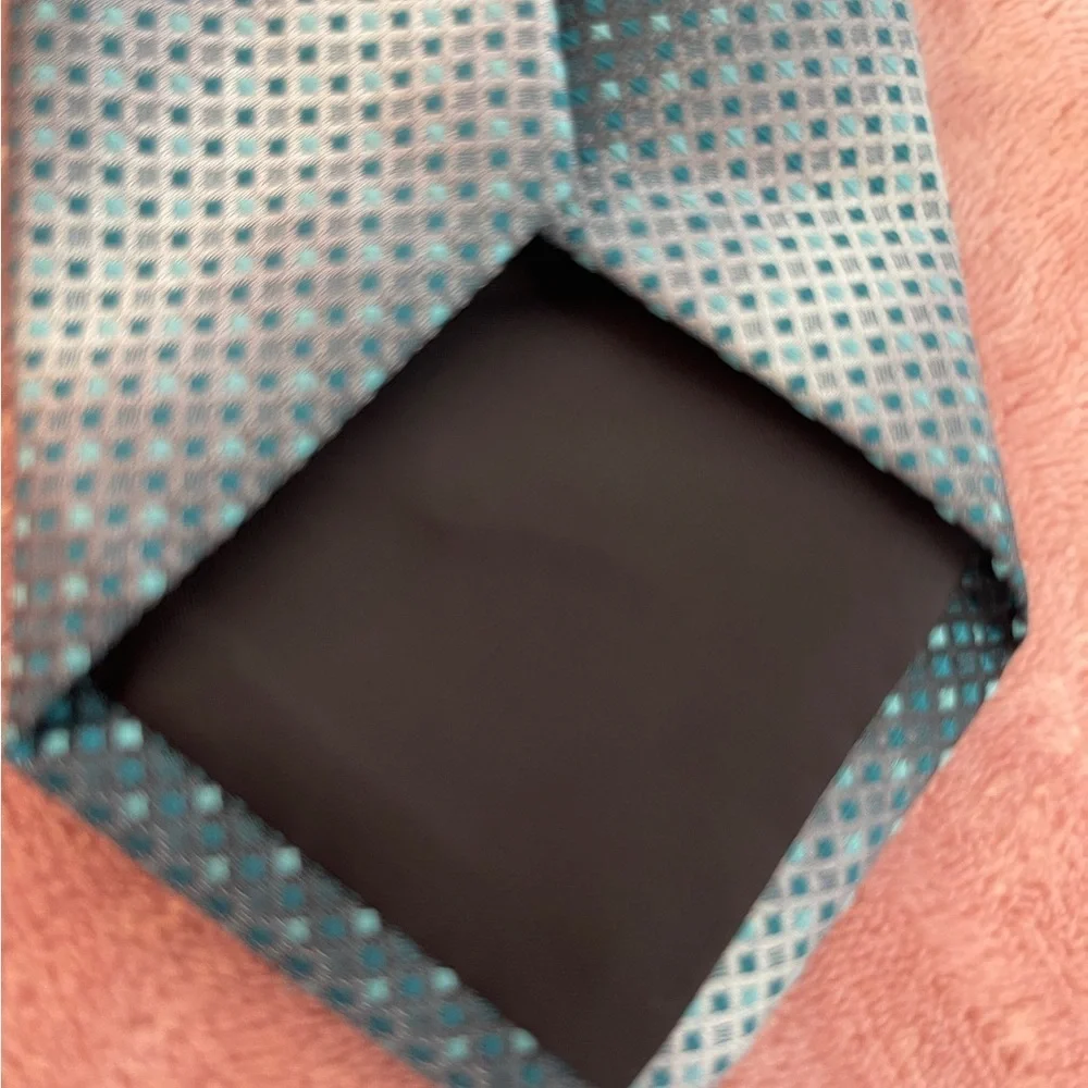 Van Heusen Black and Gray Patterned Tie
