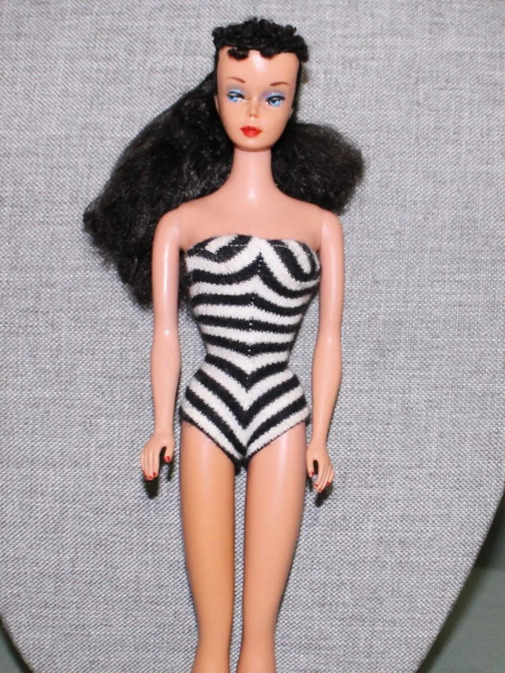 Vintage #4 Barbie Doll Solid Body Brunette Ponytail No Green Ear, Excellent