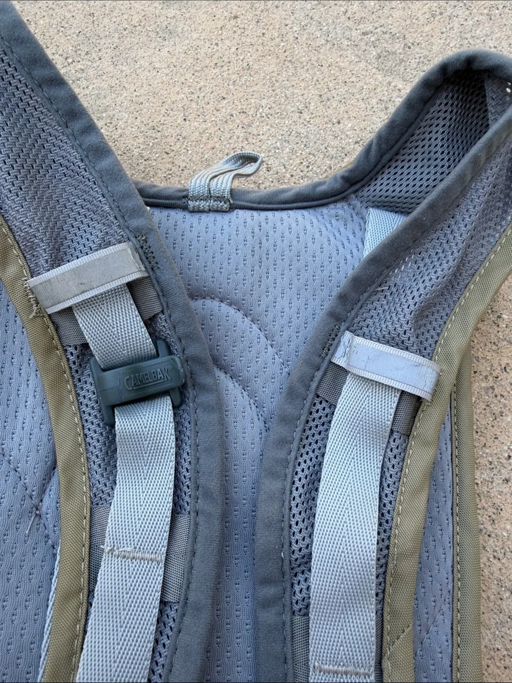 Camelbak tan yellow