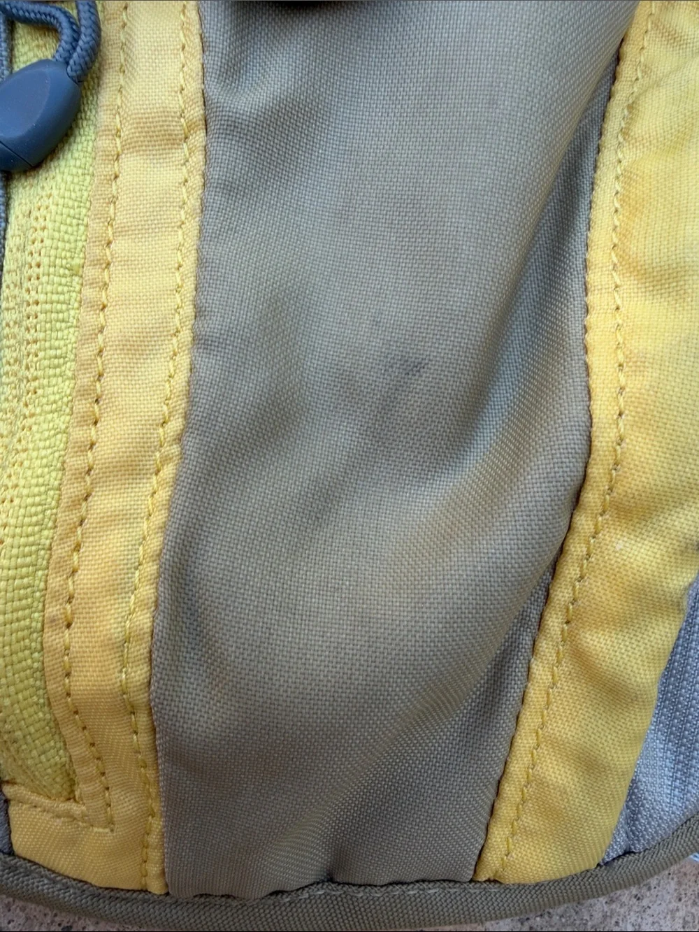 Camelbak tan yellow