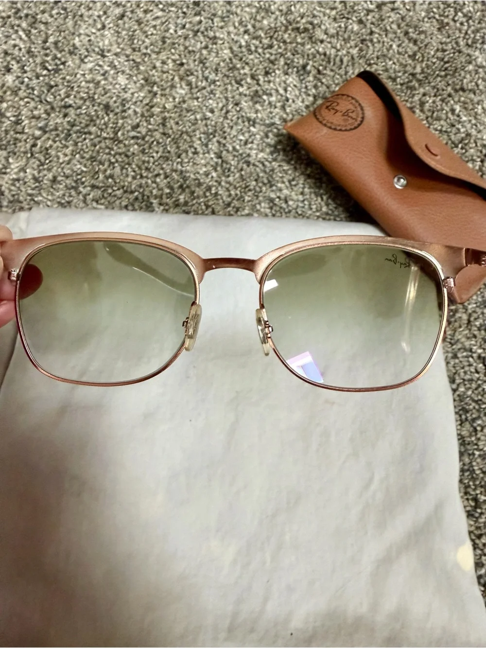 Ray-Ban modern gold gradient