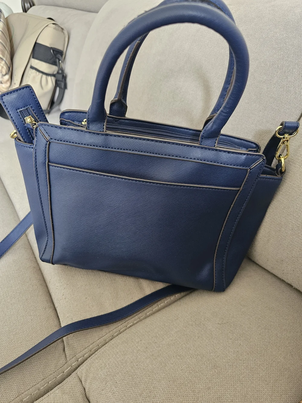 Liz Claiborne it features