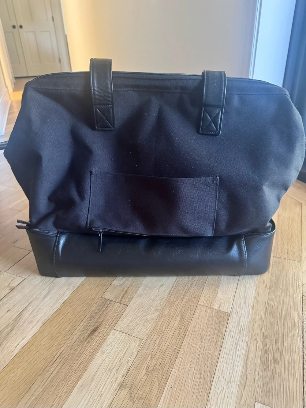 BEIS versatile black