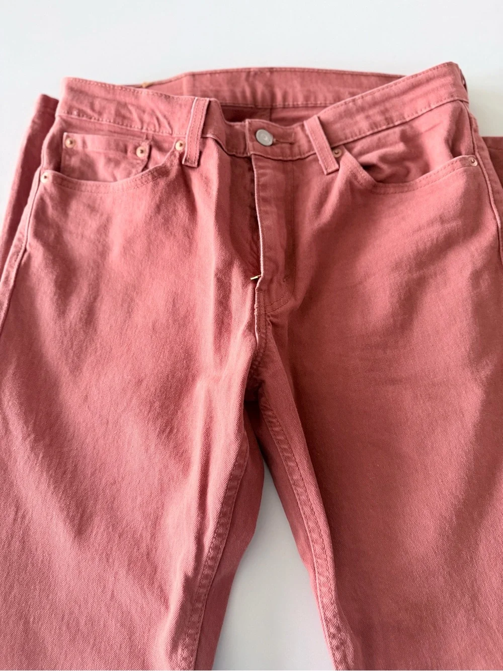Levis straight leg