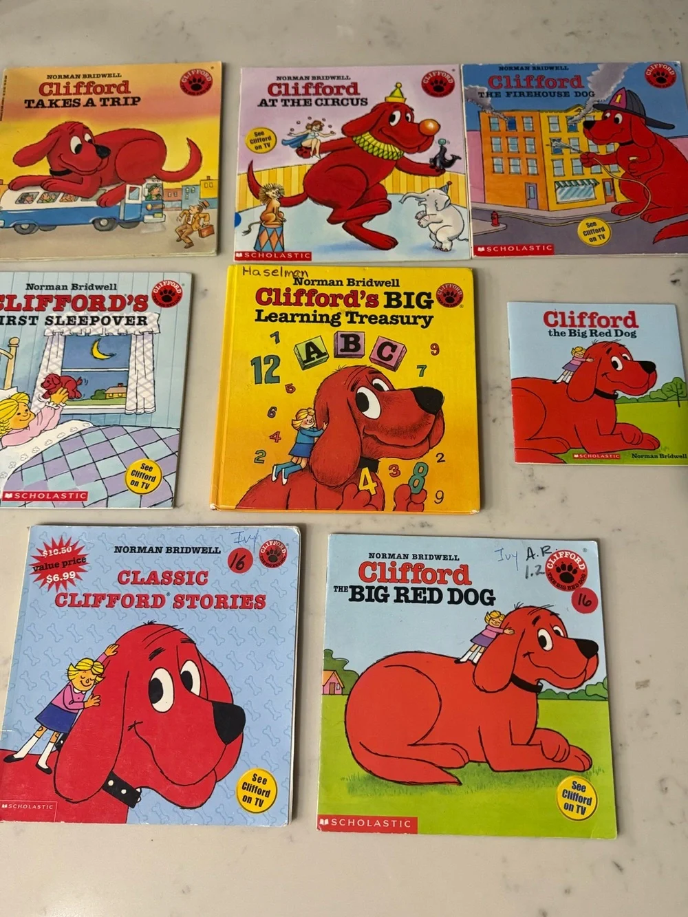 Clifford the Big Red Dog Children’s Book Lot of 8 Books