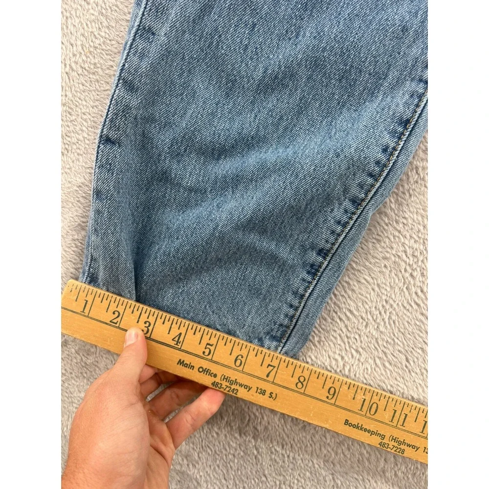 Levis pocket waist