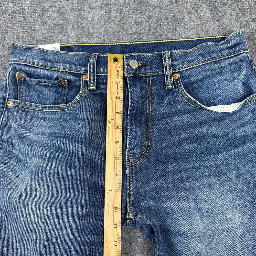 Levis pre seat toward