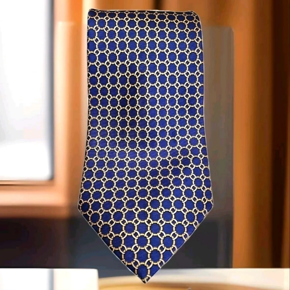 Tommy Hilfiger Mens 100% Silk Tie Gold Blue Link Design 58 X 3.75