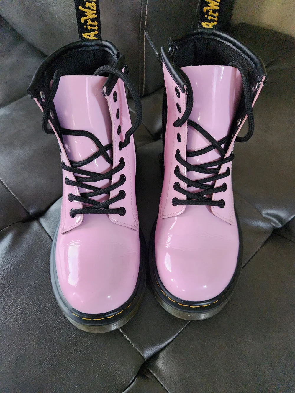 Dr. Martens glossy pink