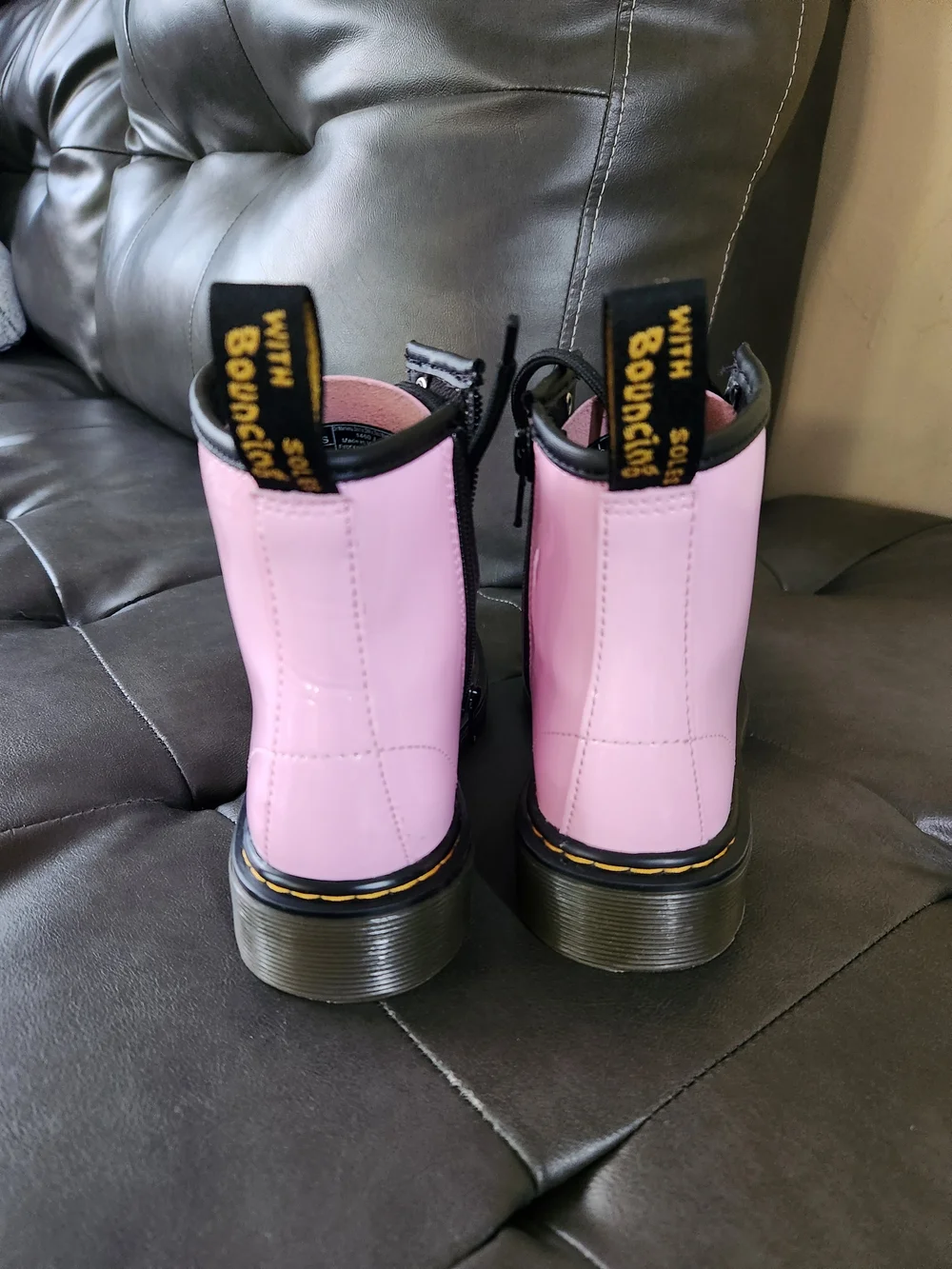 Dr. Martens glossy pink