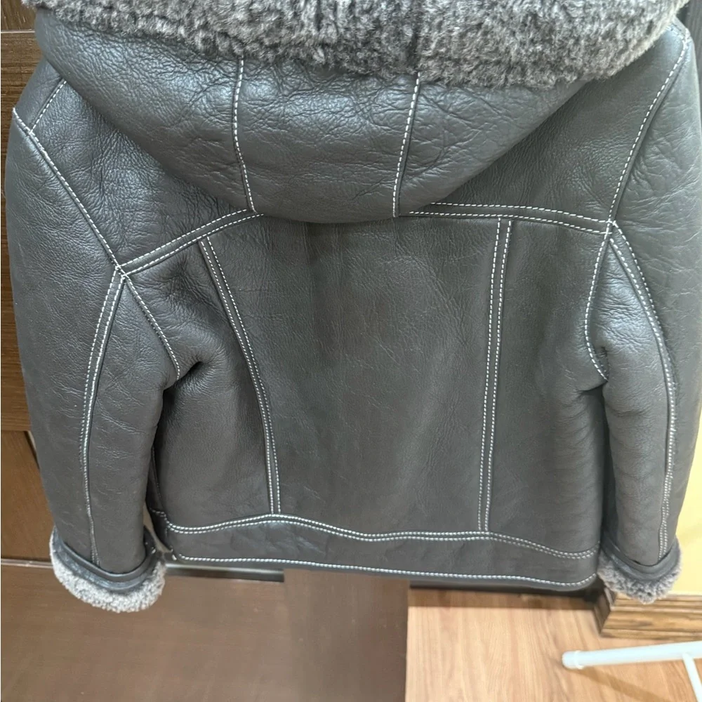 N/A luxurious shearling