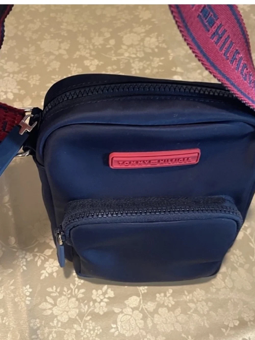 Tommy Hilfiger Men's Navy Nylon Crossbody Bag RedLogo Strap Zip Pocket