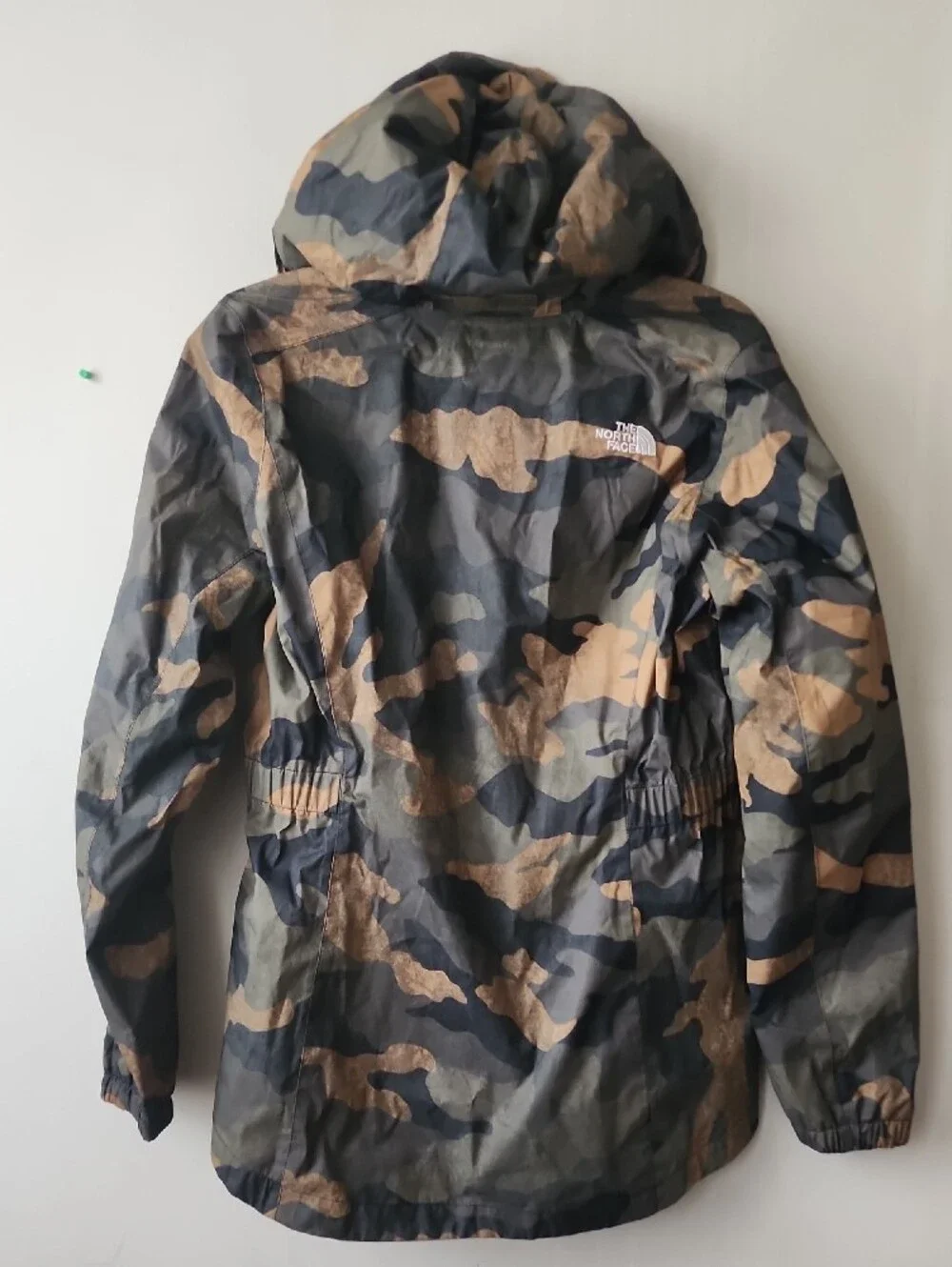 The North Face Women’s Camo Hooded Jacket - Olive/Black/Tan