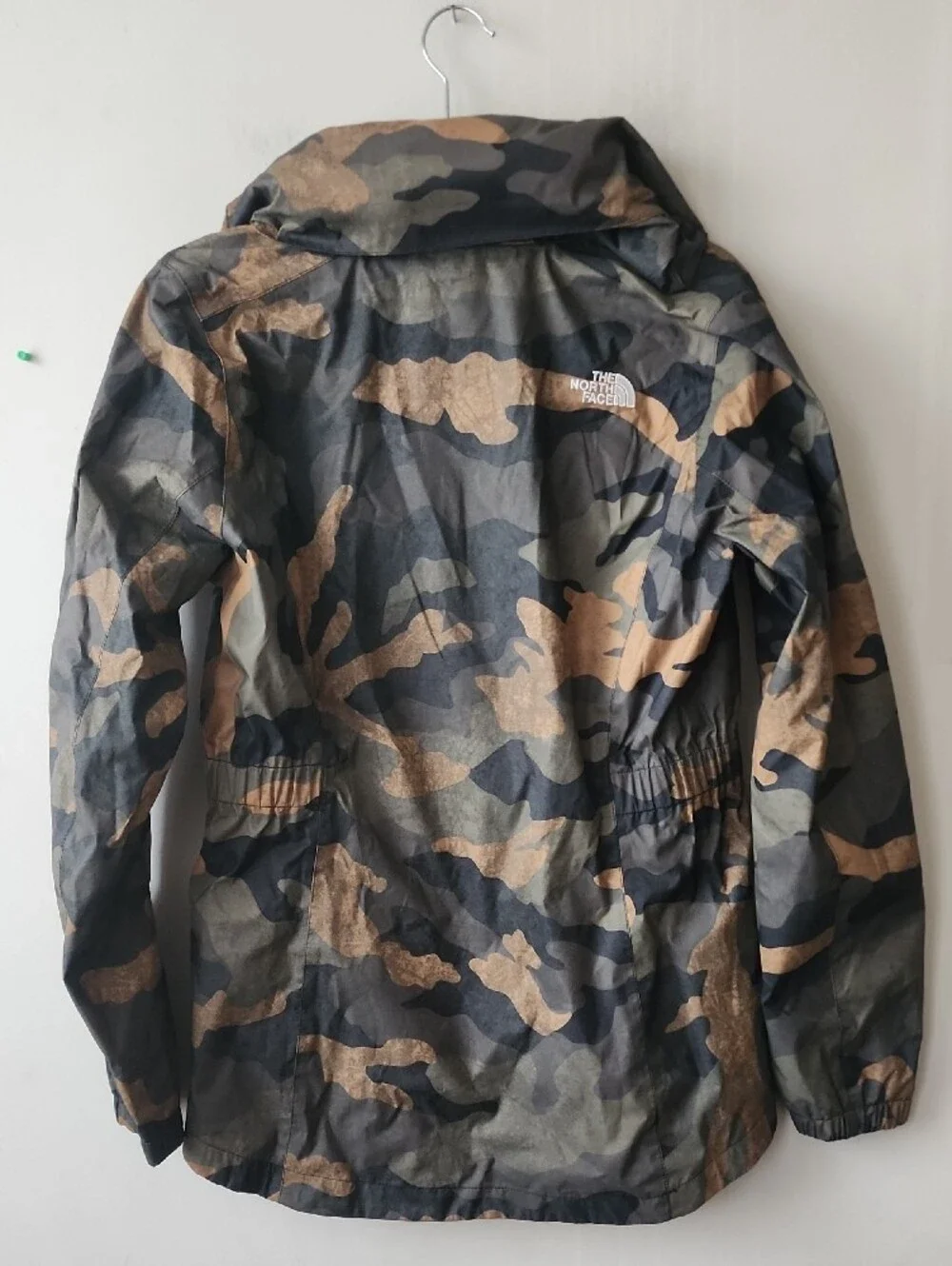 The North Face Women’s Camo Hooded Jacket - Olive/Black/Tan