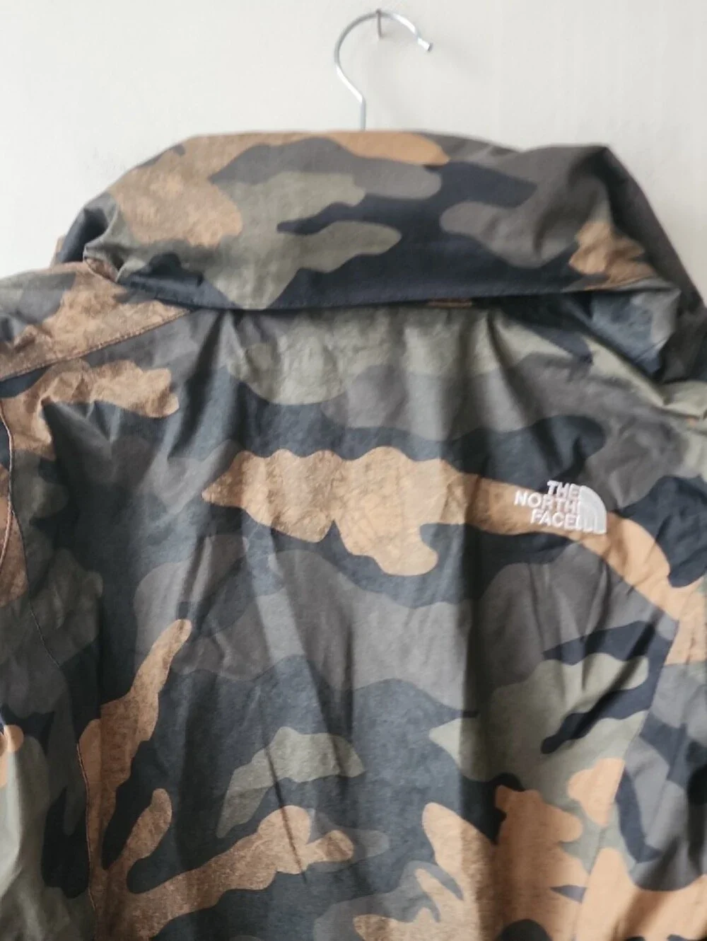 The North Face Women’s Camo Hooded Jacket - Olive/Black/Tan