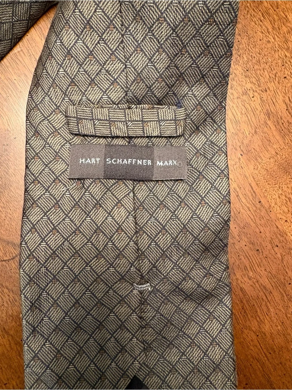 Hart Schaffner Marx sophisticated silk