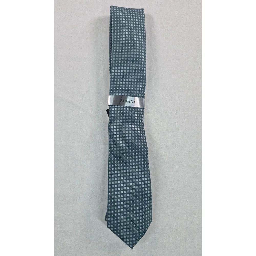 Alfani necktie features