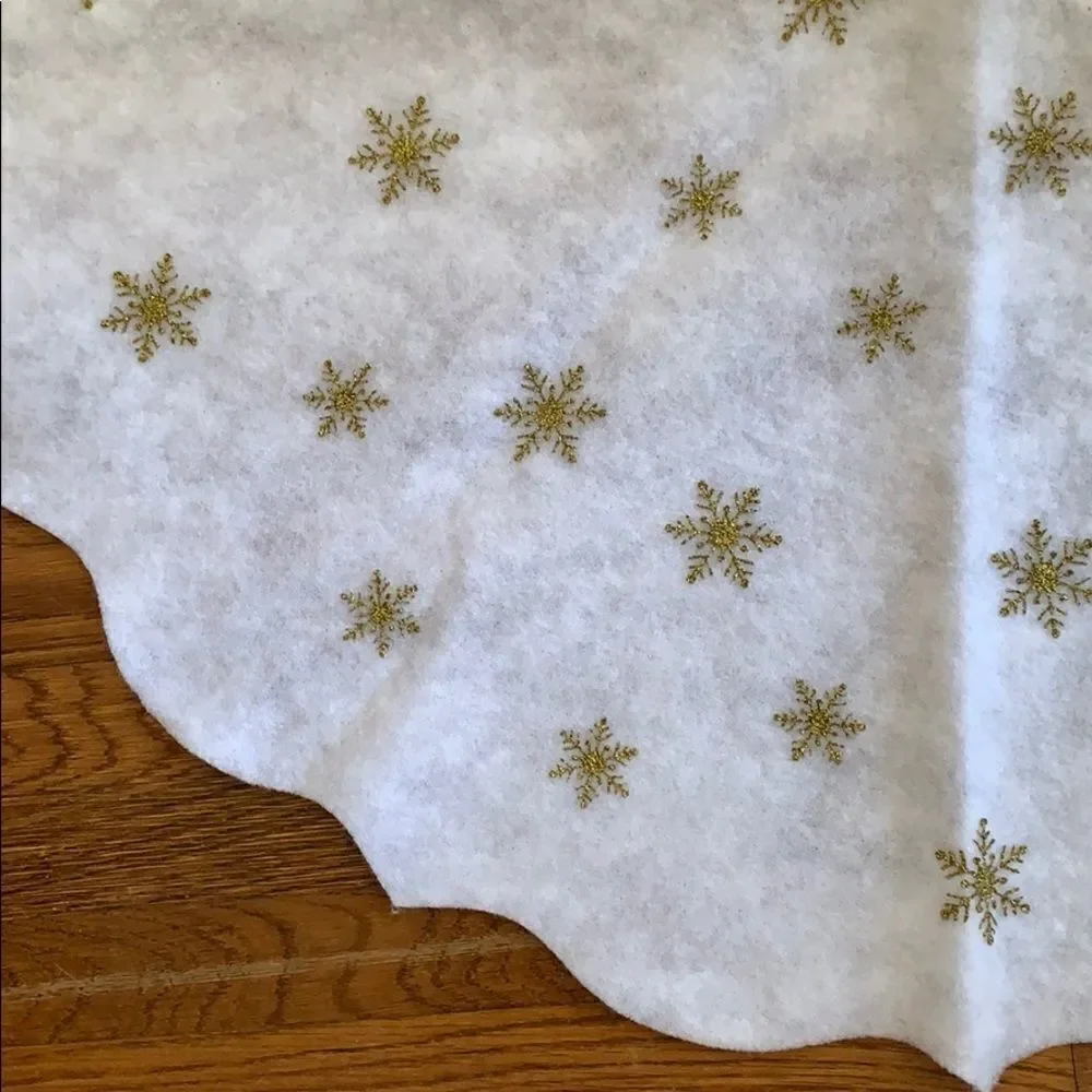 ‎Vtg white Christmas tree skirt /gold snowflakes