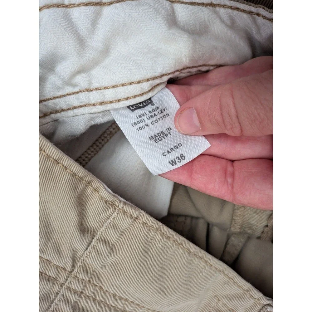 Vintage Y2K Levis Cargo Shorts Khaki Waist 36 100% Cotton