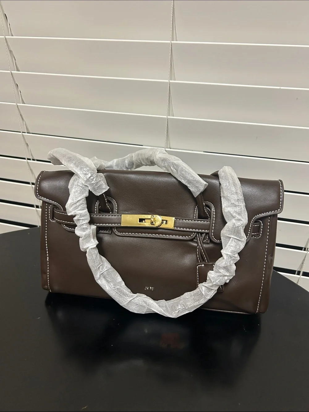N/A elegant brown
