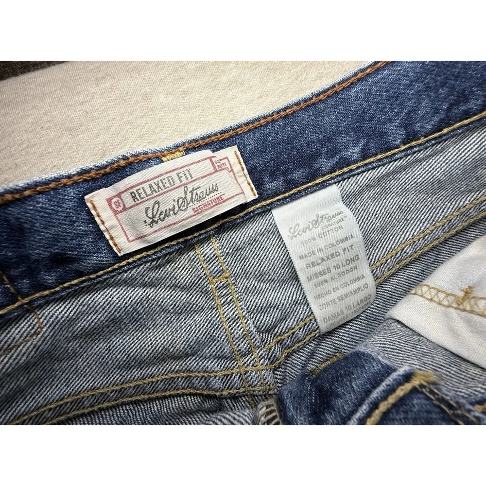 levis strauss signature jeans Medium Wash Size 10 Long