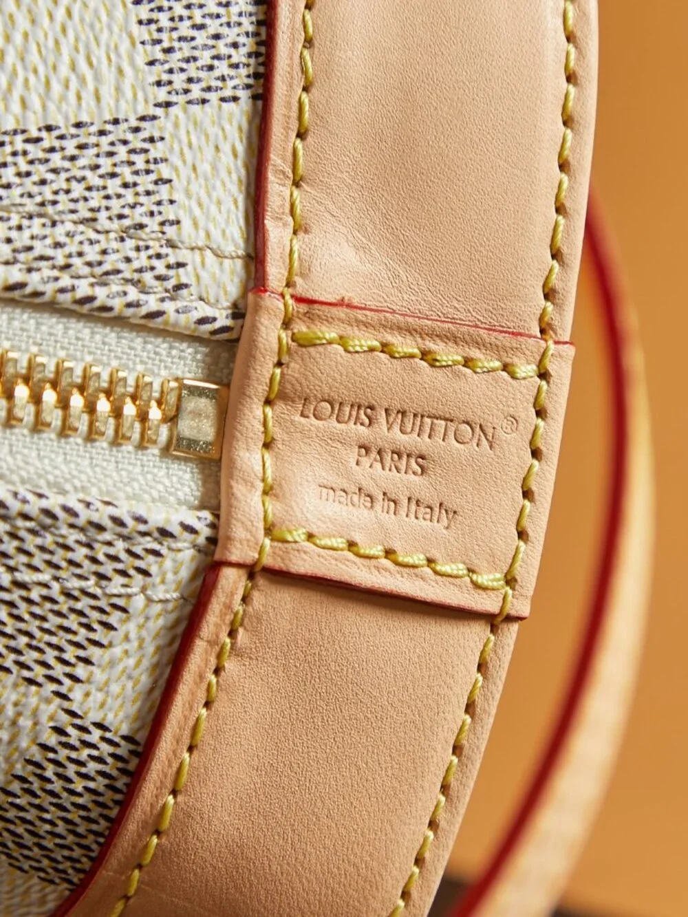 Louis Vuitton. dimensions 23